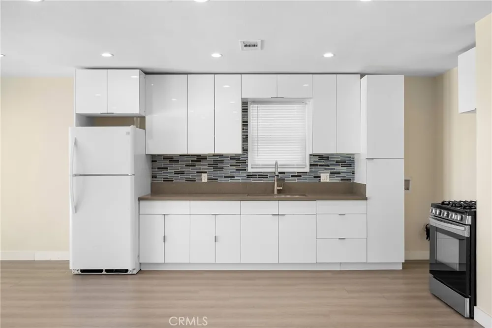 8435 Rincon Avenue Sun Valley, CA 91352