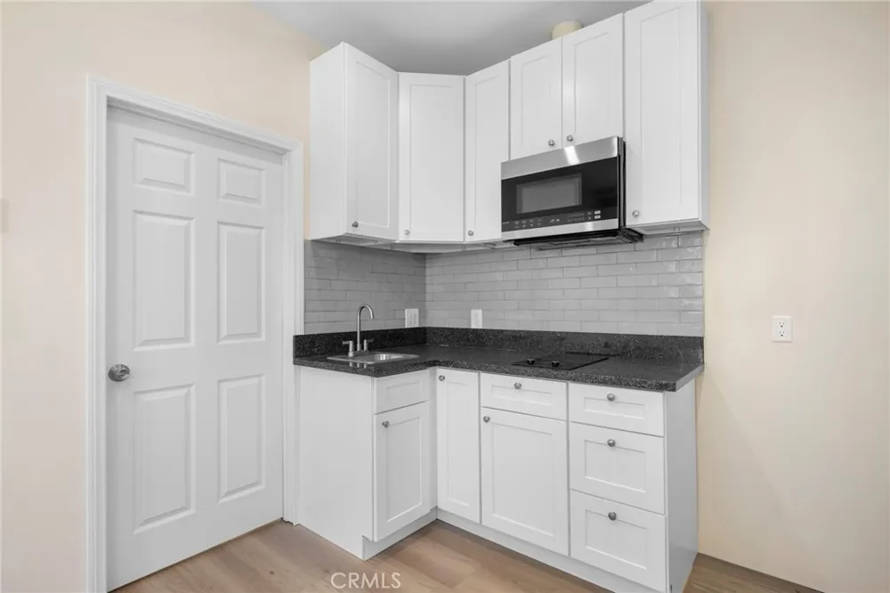 8435 Rincon Avenue Sun Valley, CA 91352