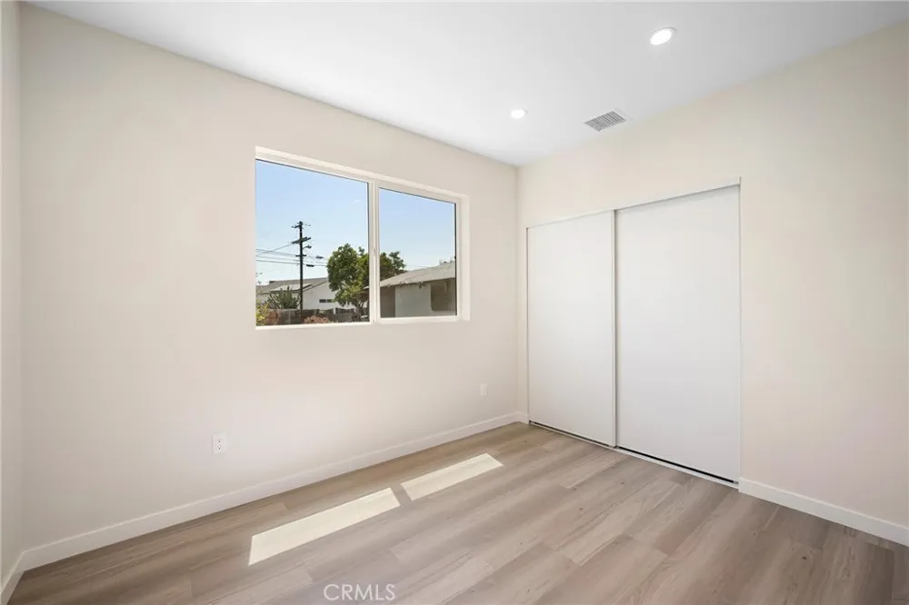 8435 Rincon Avenue Sun Valley, CA 91352