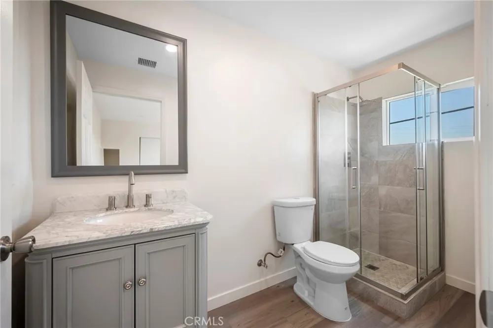 8435 Rincon Avenue Sun Valley, CA 91352