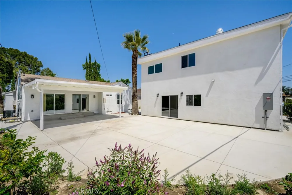 8435 Rincon Avenue Sun Valley, CA 91352