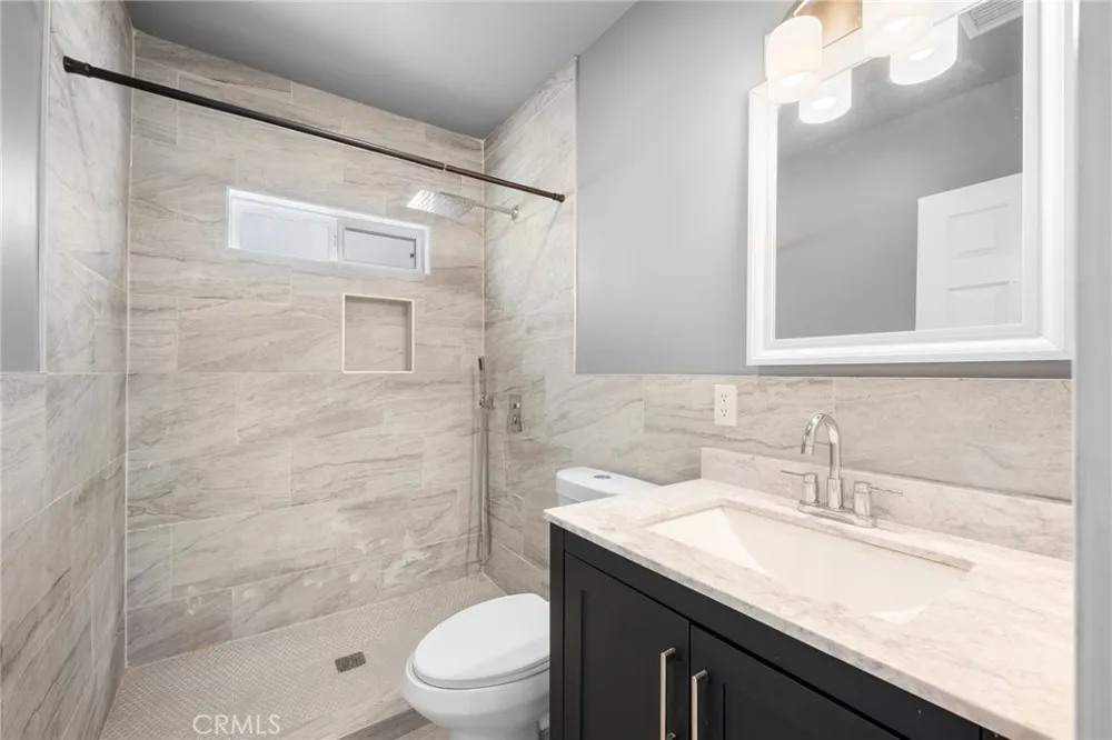 8435 Rincon Avenue Sun Valley, CA 91352