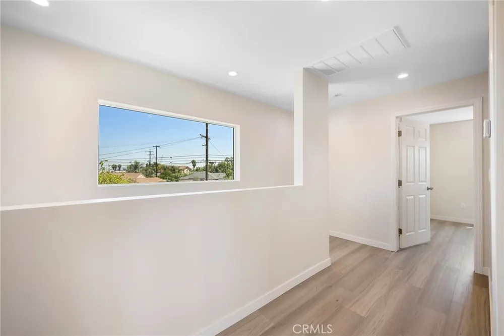 8435 Rincon Avenue Sun Valley, CA 91352