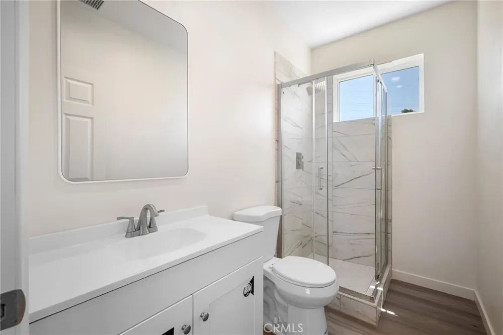 8435 Rincon Avenue Sun Valley, CA 91352