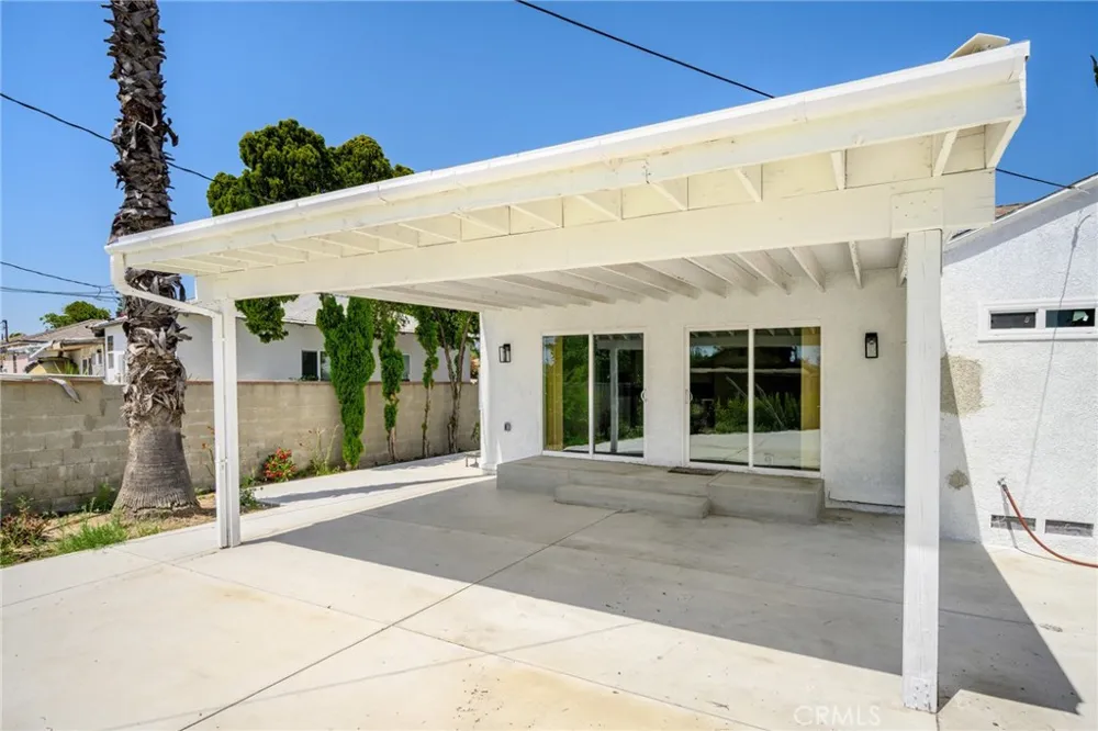 8435 Rincon Avenue Sun Valley, CA 91352