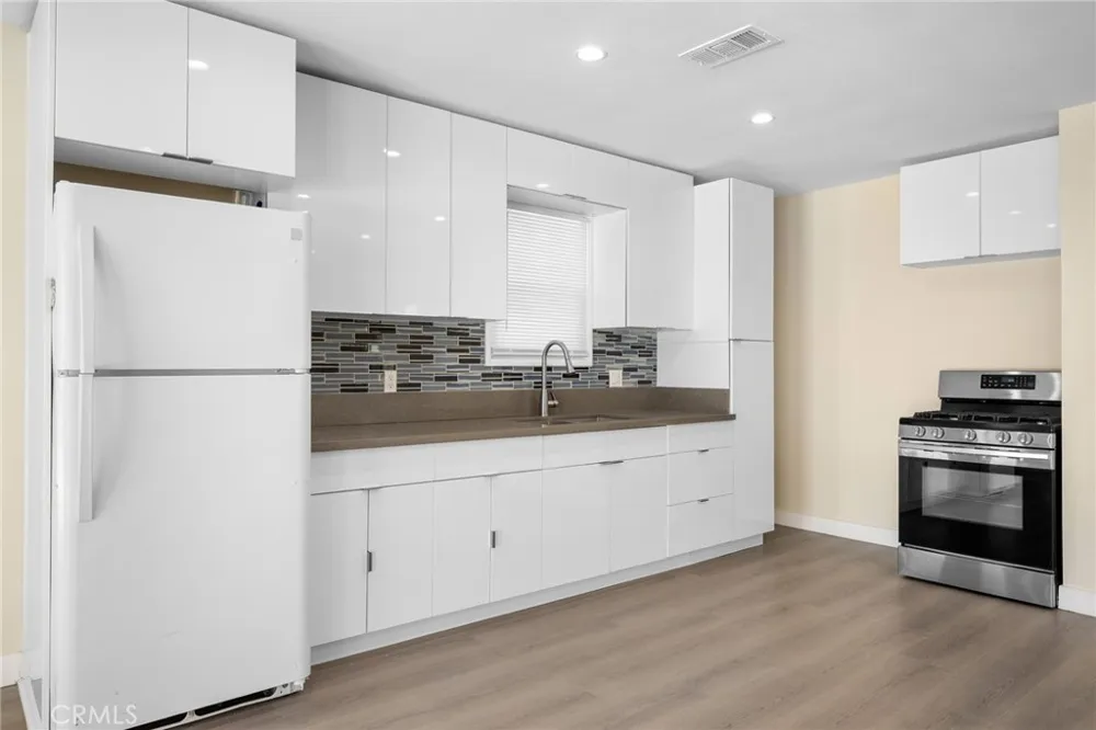 8435 Rincon Avenue Sun Valley, CA 91352