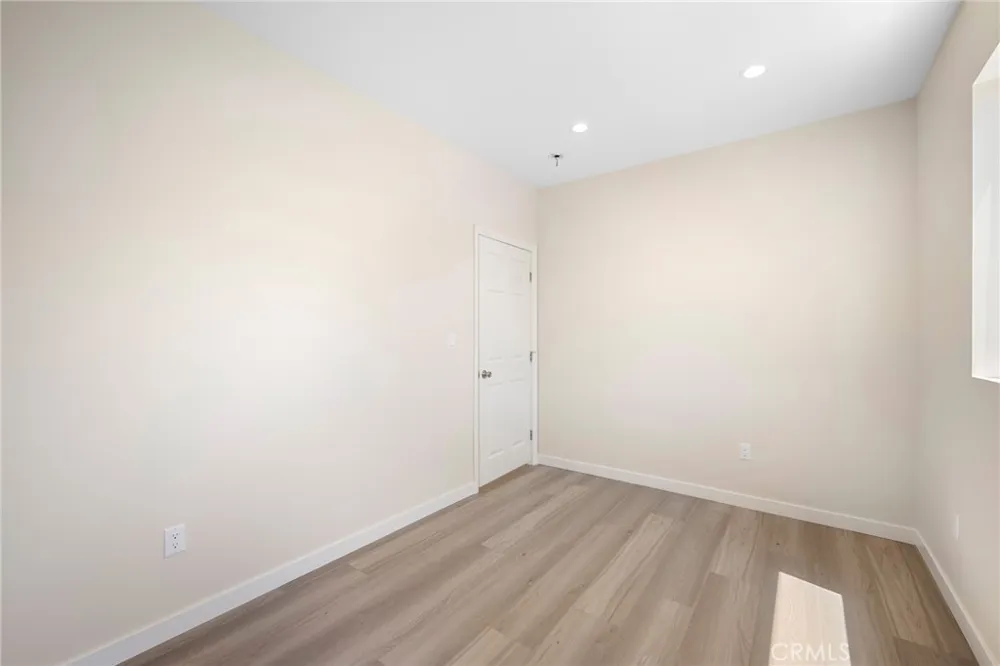 8435 Rincon Avenue Sun Valley, CA 91352