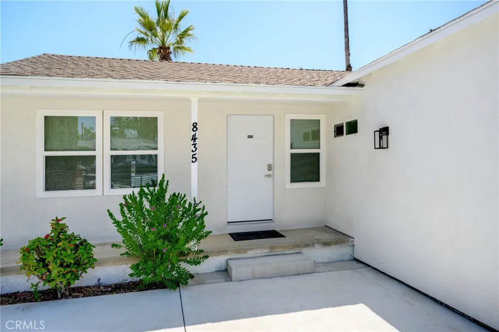 8435 Rincon Avenue Sun Valley, CA 91352