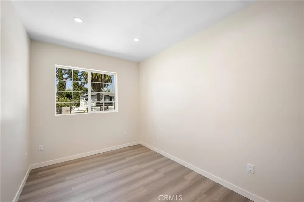 8435 Rincon Avenue Sun Valley, CA 91352