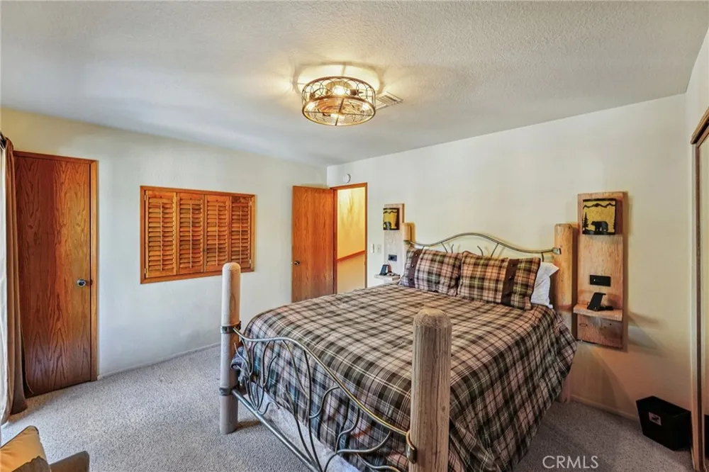 1847 Thrush Road Wrightwood, CA 92397