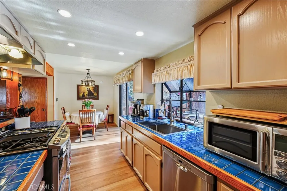 1847 Thrush Road Wrightwood, CA 92397