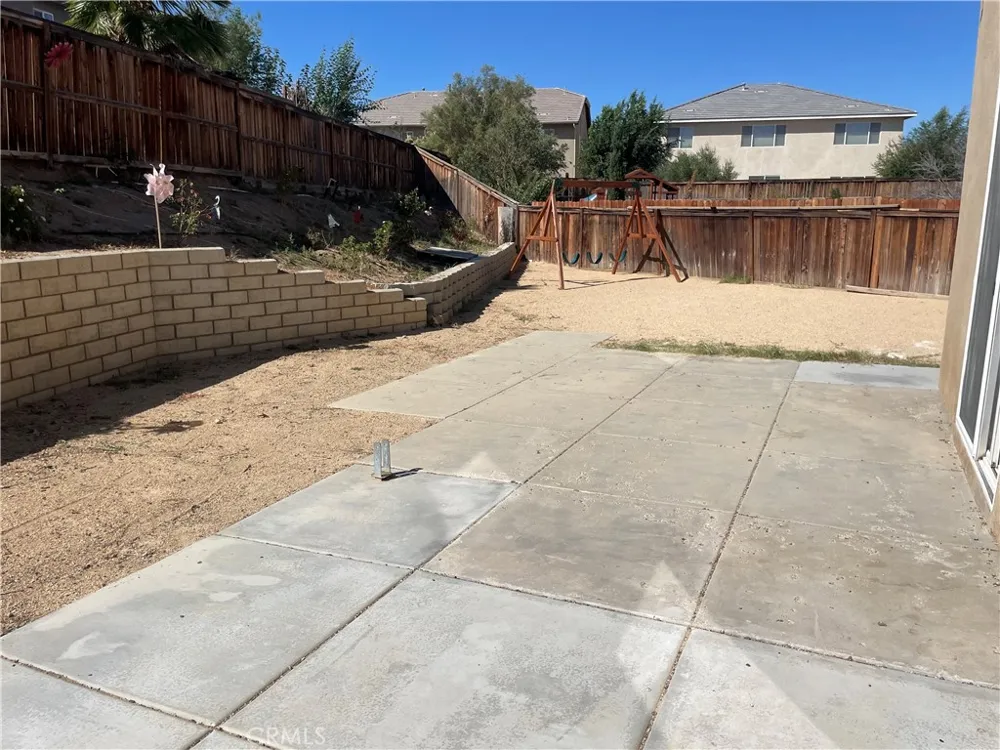 15058 Zircon Victorville, CA 92394