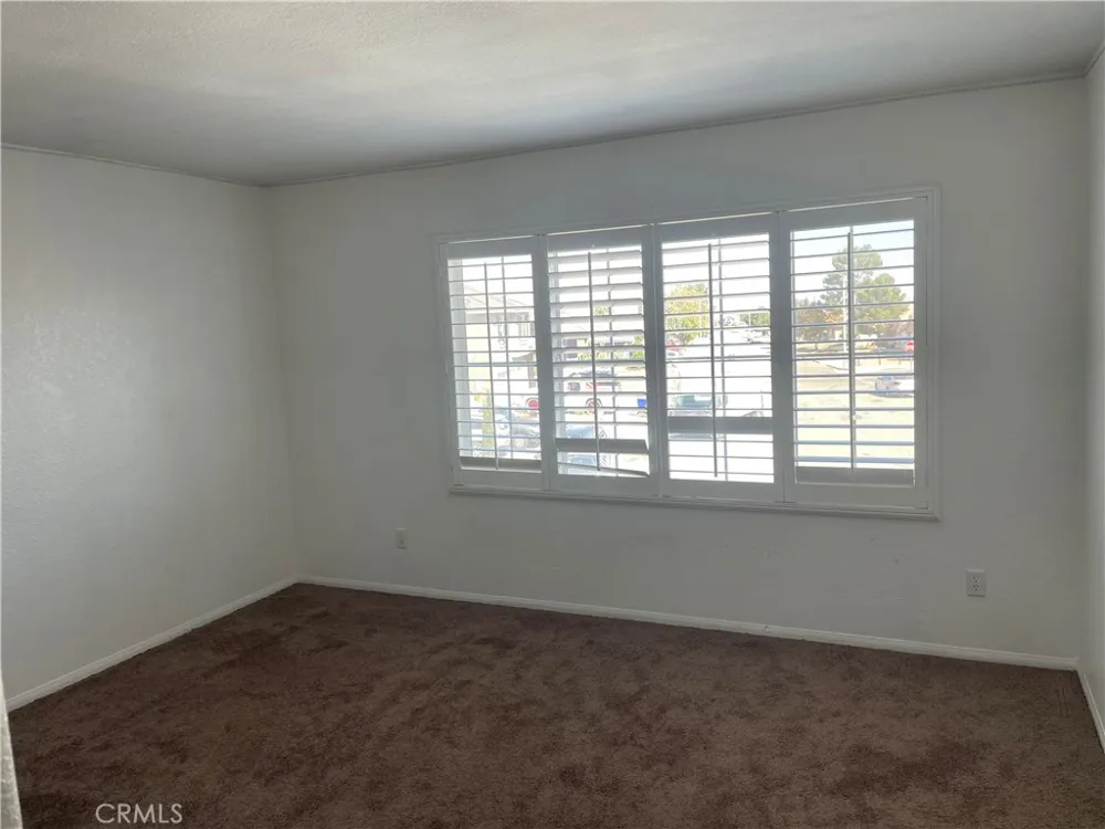 15058 Zircon Victorville, CA 92394