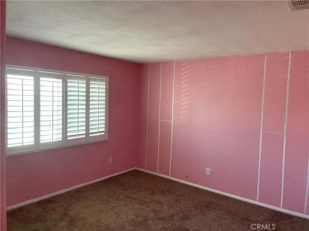 15058 Zircon Victorville, CA 92394