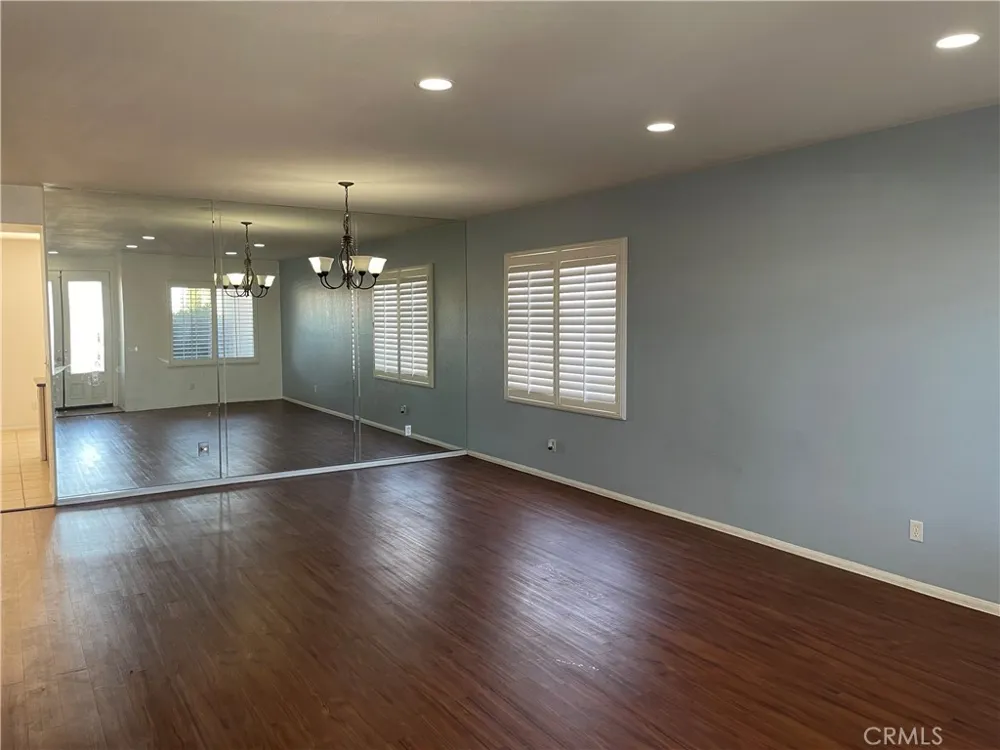 15058 Zircon Victorville, CA 92394