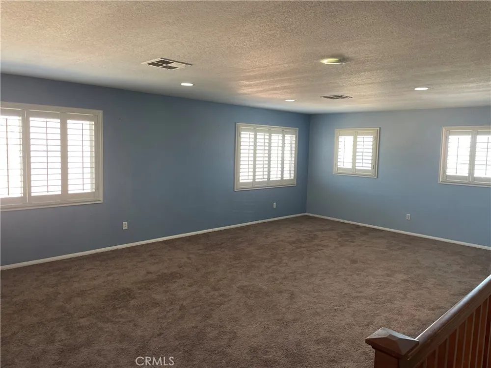 15058 Zircon Victorville, CA 92394