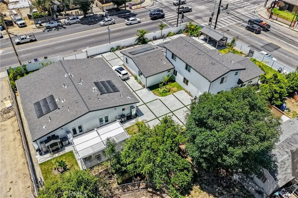 18853 Saticoy Street Reseda, CA 91335