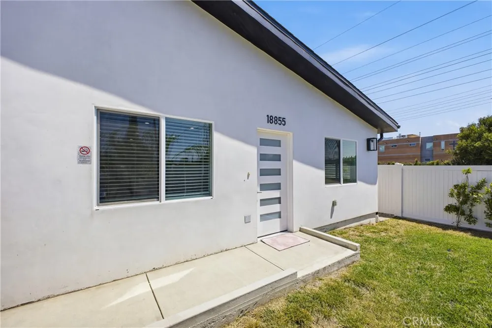 18853 Saticoy Street Reseda, CA 91335