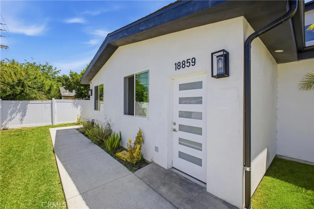 18853 Saticoy Street Reseda, CA 91335