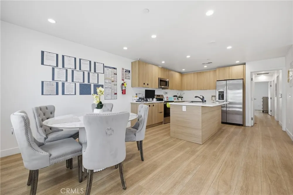 18853 Saticoy Street Reseda, CA 91335