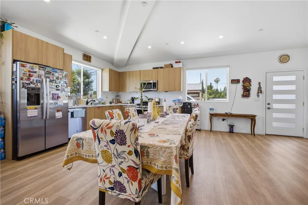 18853 Saticoy Street Reseda, CA 91335