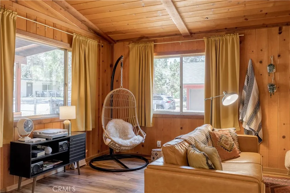 451 Cedar Lane Sugarloaf, CA 92386
