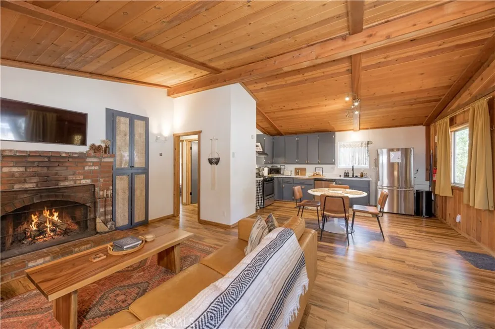 451 Cedar Lane Sugarloaf, CA 92386