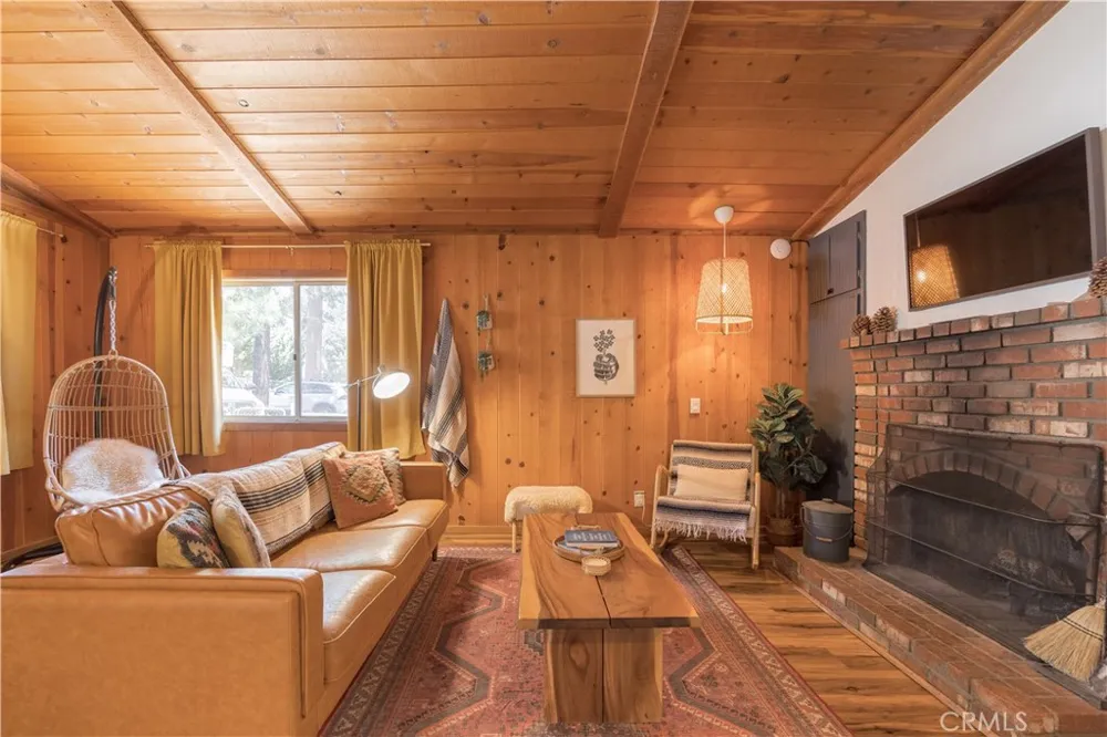 451 Cedar Lane Sugarloaf, CA 92386