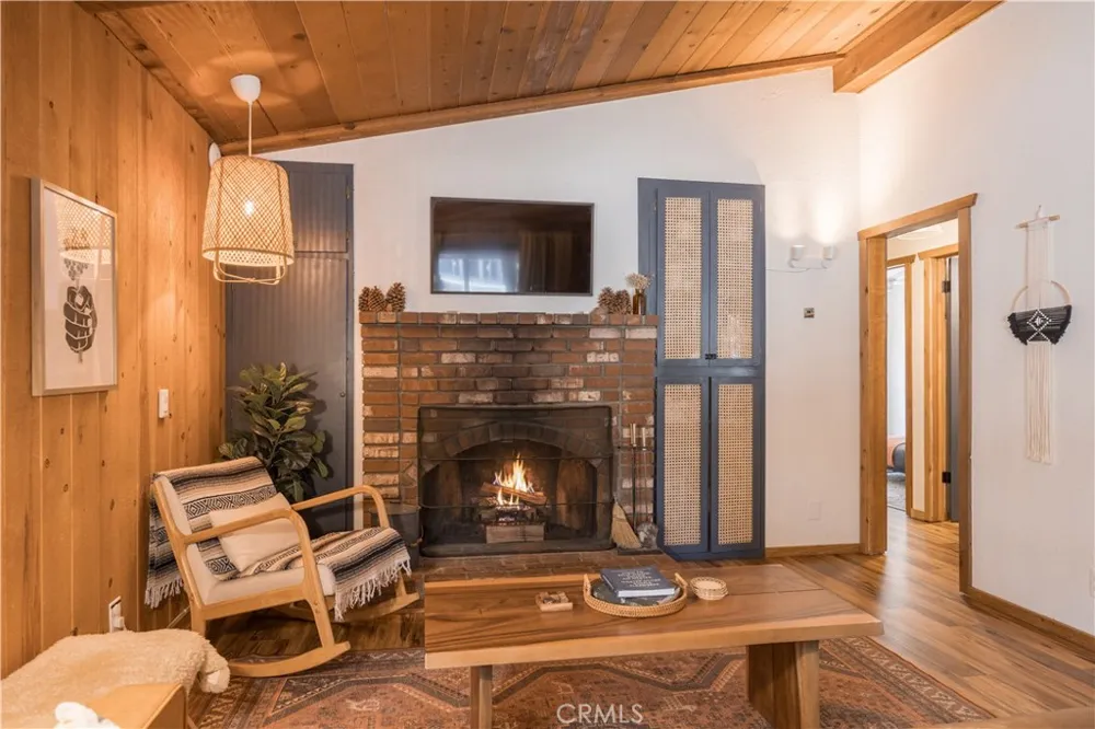 451 Cedar Lane Sugarloaf, CA 92386