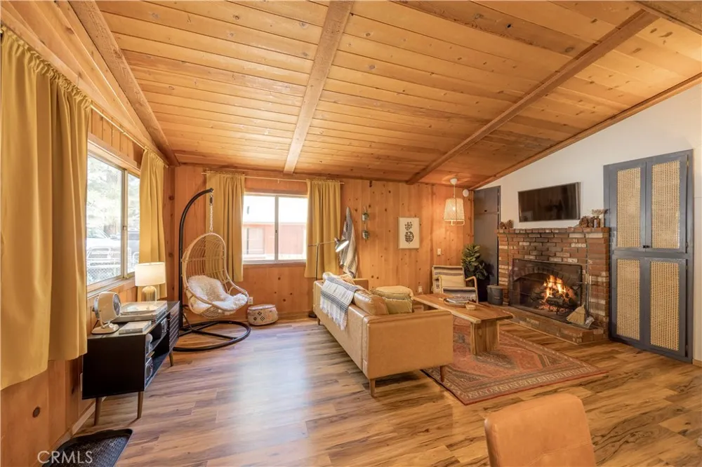 451 Cedar Lane Sugarloaf, CA 92386