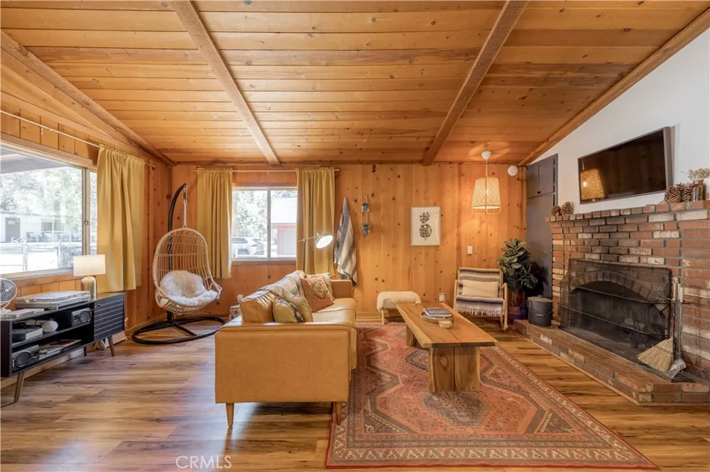 451 Cedar Lane Sugarloaf, CA 92386