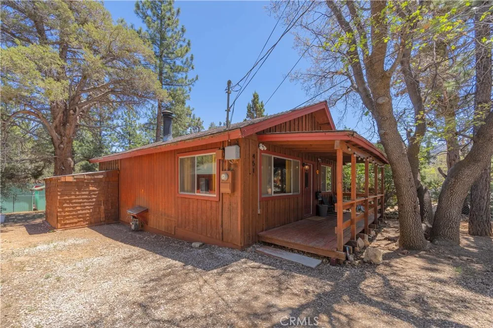 451 Cedar Lane Sugarloaf, CA 92386