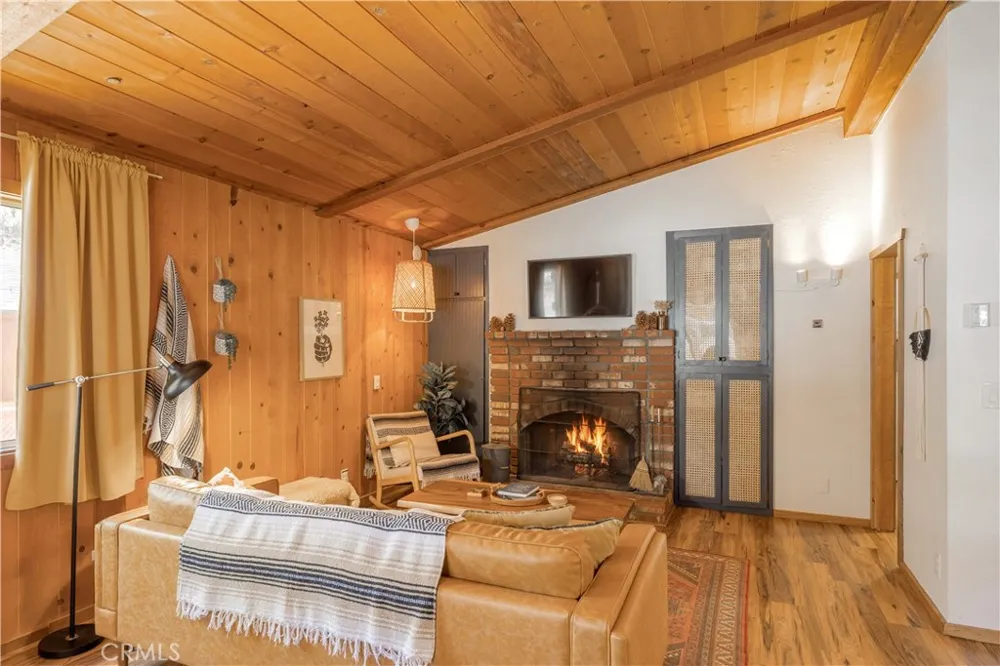 451 Cedar Lane Sugarloaf, CA 92386