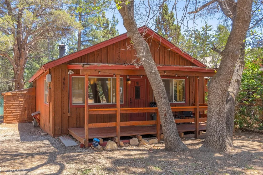 451 Cedar Lane Sugarloaf, CA 92386