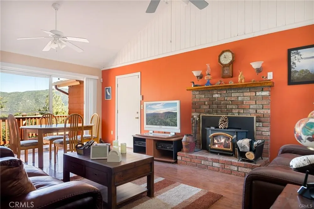 30400 Live Oak Running Springs, CA 92382