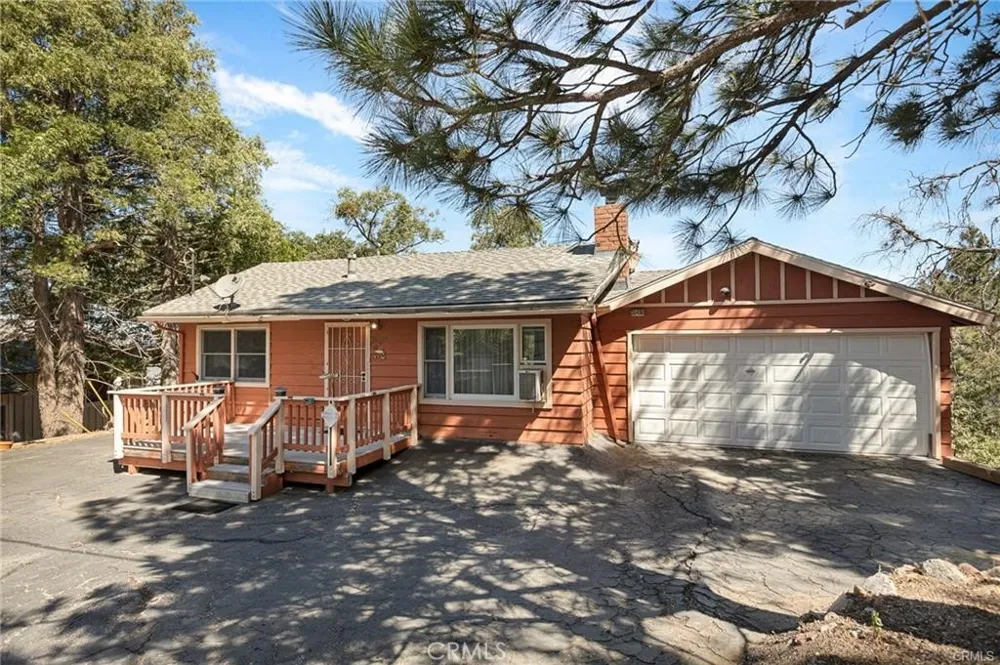30400 Live Oak Running Springs, CA 92382