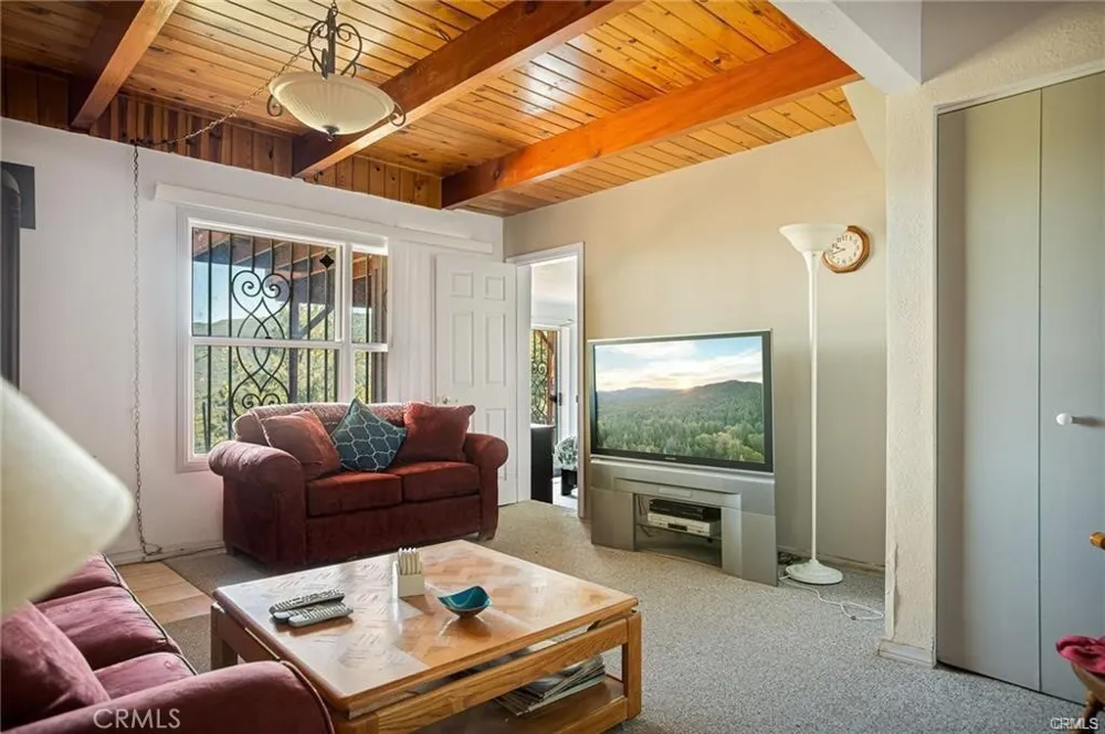 30400 Live Oak Running Springs, CA 92382
