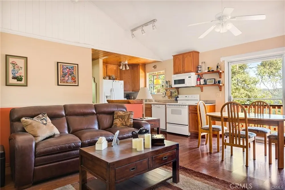 30400 Live Oak Running Springs, CA 92382