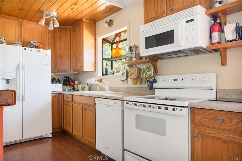30400 Live Oak Running Springs, CA 92382