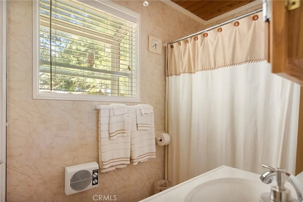 30400 Live Oak Running Springs, CA 92382