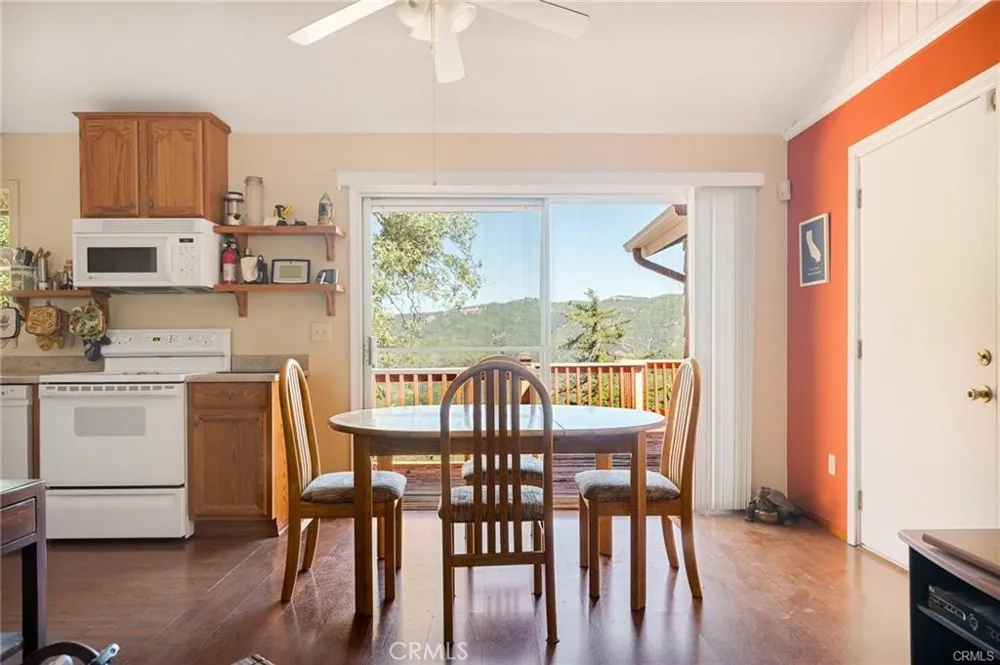 30400 Live Oak Running Springs, CA 92382