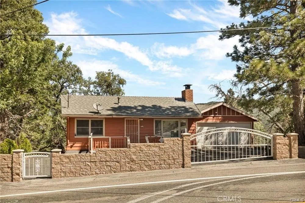 30400 Live Oak Running Springs, CA 92382