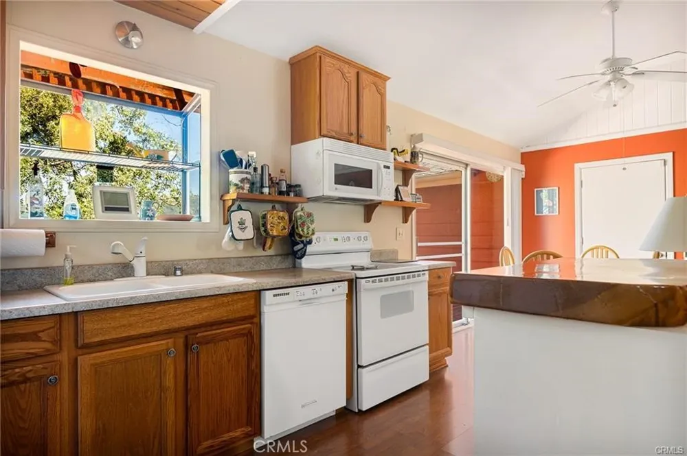 30400 Live Oak Running Springs, CA 92382