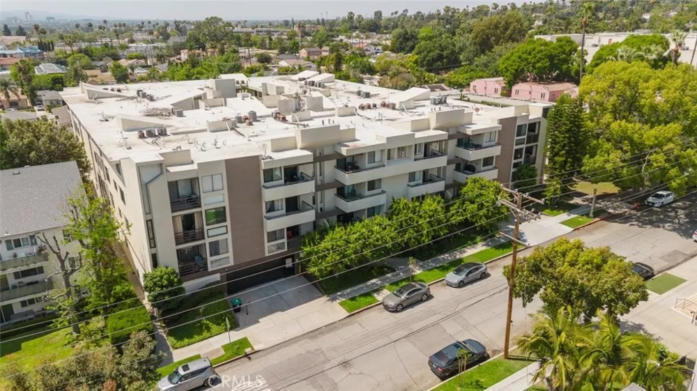 1305 Columbus Avenue #204 Glendale, CA 91202
