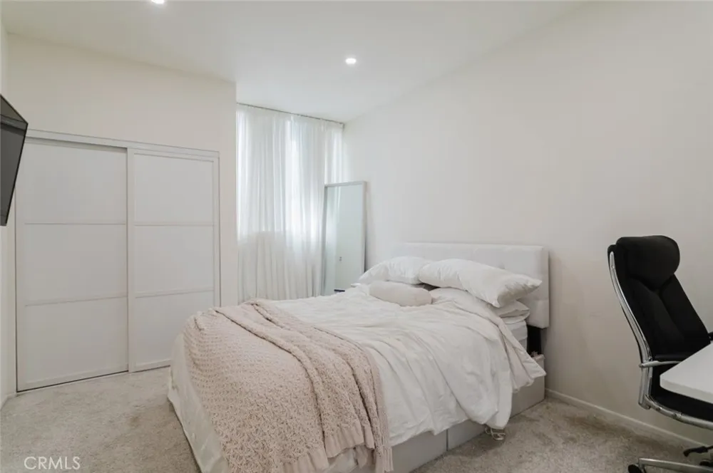 1305 Columbus Avenue #204 Glendale, CA 91202