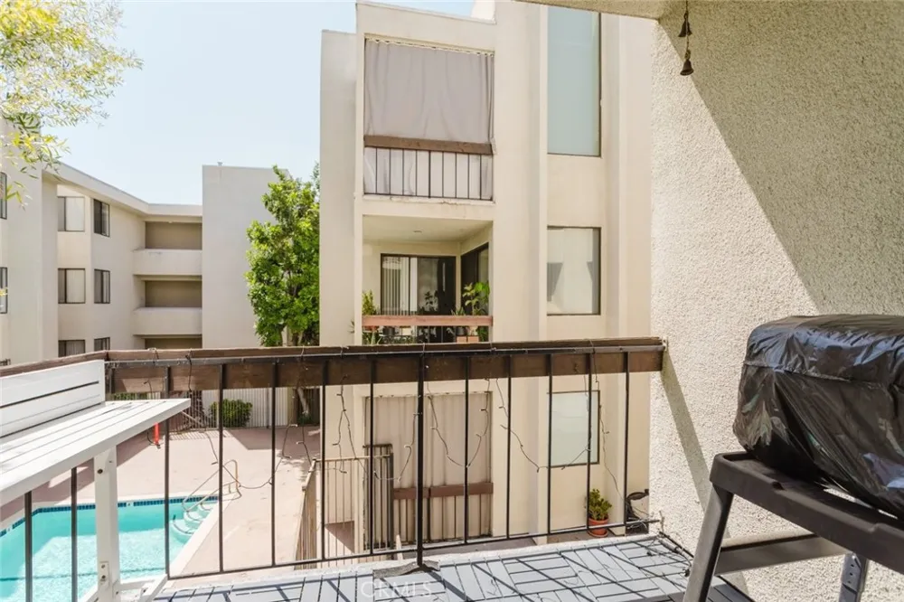 1305 Columbus Avenue #204 Glendale, CA 91202