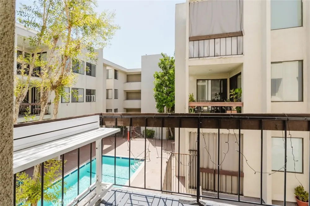 1305 Columbus Avenue #204 Glendale, CA 91202