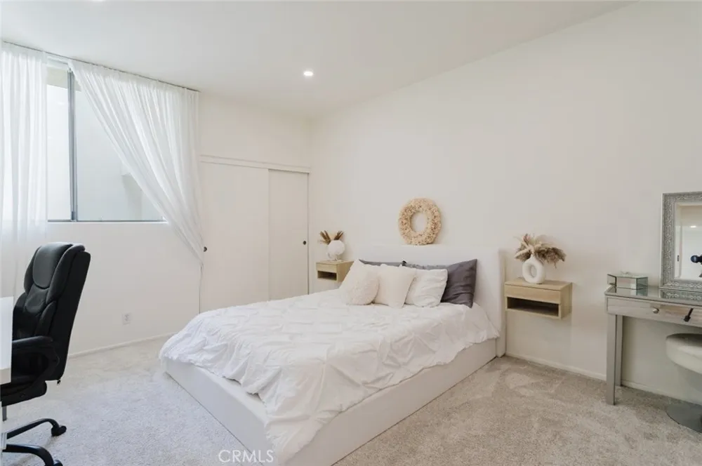 1305 Columbus Avenue #204 Glendale, CA 91202