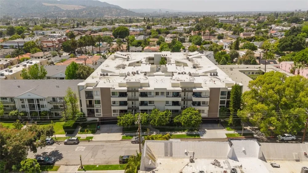 1305 Columbus Avenue #204 Glendale, CA 91202