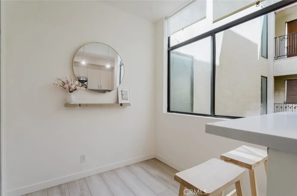 1305 Columbus Avenue #204 Glendale, CA 91202